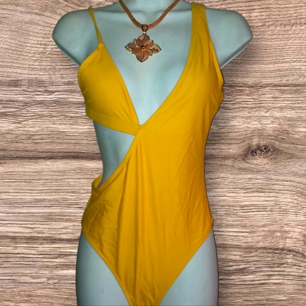 ❤️Yellow Bathing Suit - Picture 3 of 5